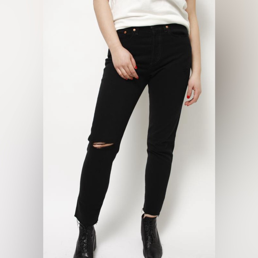 Levi’s Wedgie Icon in Black Desert button fly premium denim busted knee 30